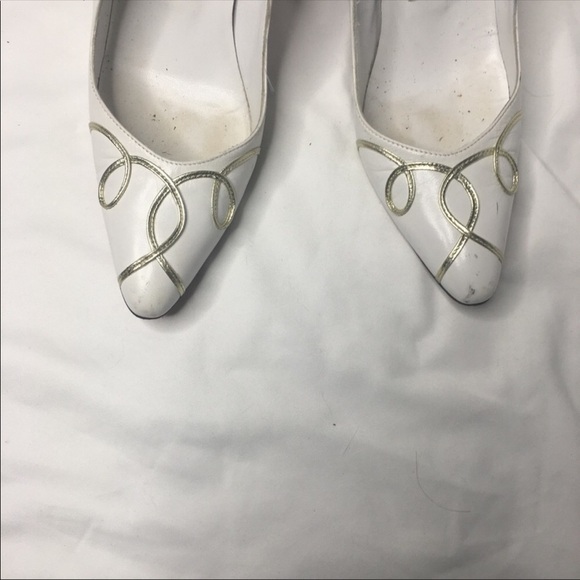 VERSNAI BLACK AND WHITE HEELS - Picture 7 of 7